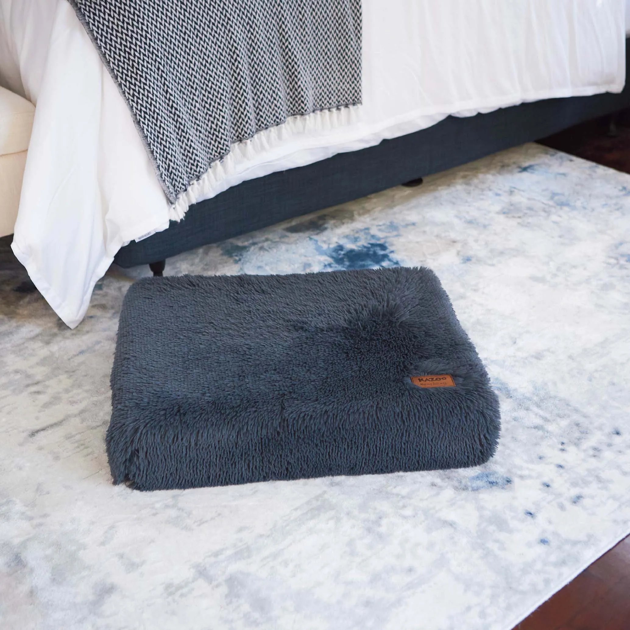 Kazoo Slumber Large Plush Grey Dog Bed***